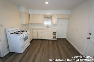 1135 Gladstone Ave in San Antonio, TX - Foto de edificio - Building Photo