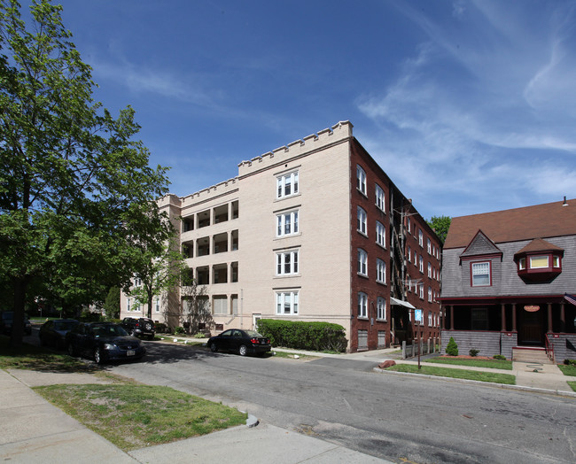 Greenleaf Court in Springfield, MA - Building Photo - Building Photo