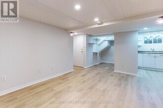 76 W 1st St in Hamilton, ON - Building Photo - Building Photo