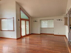 3111 Meadow Ct in Hollister, CA - Building Photo - Building Photo
