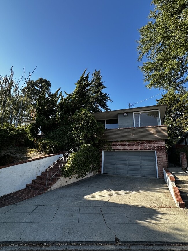 property at 2036 Braemar Rd