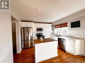 1559 Parish Ln in Oakville, ON - Building Photo - Building Photo