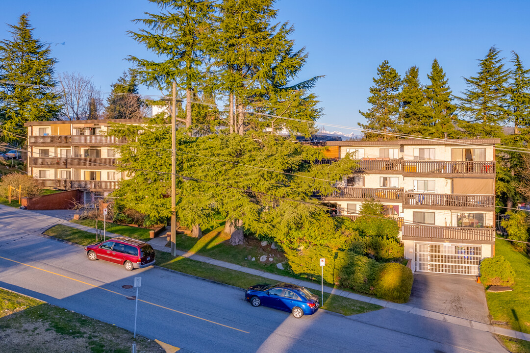 El Greco in Burnaby, BC - Building Photo