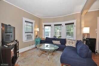 20 Howe Ave in Montclair, NJ - Building Photo - Building Photo