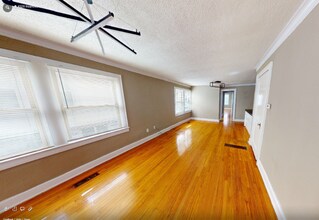 4329 Roanoke Pkwy in Kansas City, MO - Foto de edificio - Building Photo