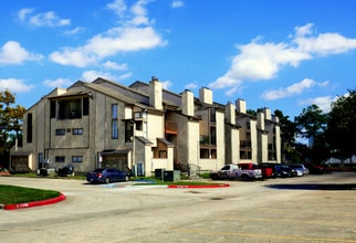 206 Plaza Verde Dr, Unit 2209 in Houston, TX - Foto de edificio - Building Photo