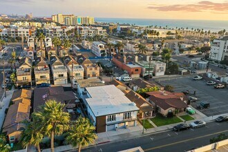 222 3rd St. in Huntington Beach, CA - Building Photo - Building Photo