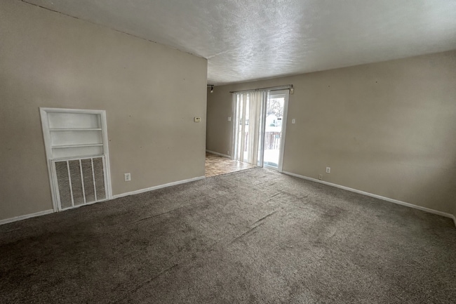 2104 Panama St in Mishawaka, IN - Foto de edificio - Building Photo