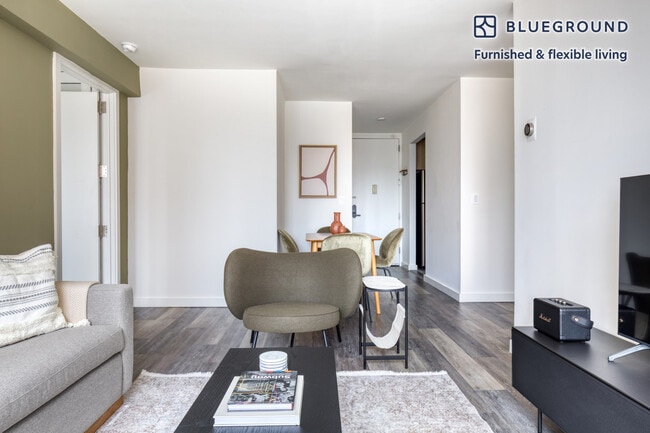 520 W 43rd St in New York, NY - Building Photo - Building Photo