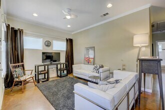 2109 New York Ave in Austin, TX - Building Photo - Building Photo