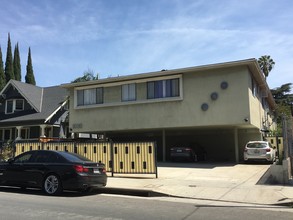 1930 N Bronson Ave in Los Angeles, CA - Building Photo - Building Photo