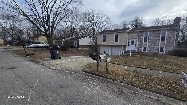 5515 Dollar Hide S Dr in Indianapolis, IN - Building Photo - Building Photo