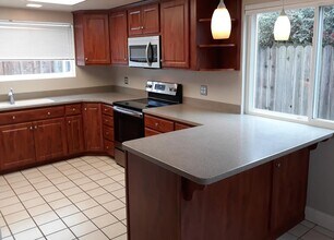 779 Oakmeade Dr in Vacaville, CA - Building Photo - Building Photo