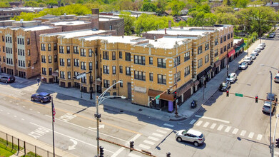 7300 S Jeffrey Blvd in Chicago, IL - Foto de edificio - Building Photo