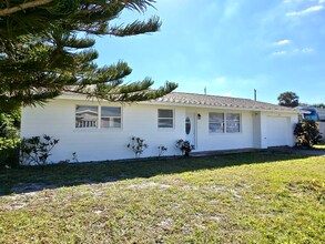 192 Ponce De Leon Dr, Unit 2 in Ormond Beach, FL - Foto de edificio - Building Photo