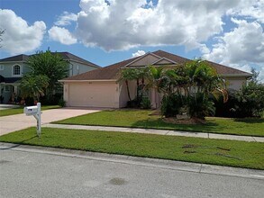 862 Bayou View Dr in Brandon, FL - Building Photo - Building Photo