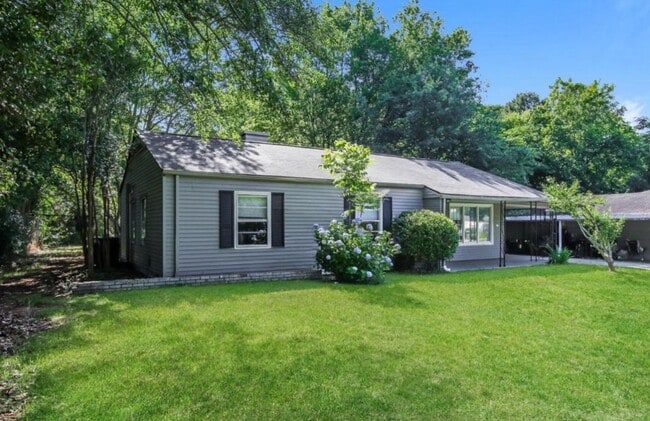 property at 1102 Alfred St NE