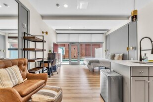 869 Delaware Ave in Buffalo, NY - Building Photo