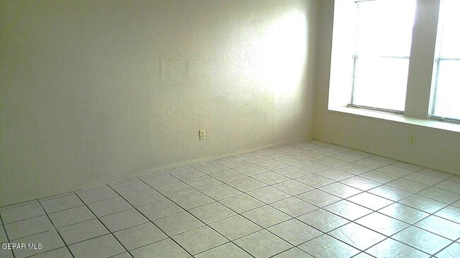 3001 E Glen Dr in El Paso, TX - Building Photo - Building Photo