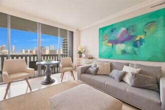 3000 E Island Blvd in Aventura, FL - Building Photo - Building Photo