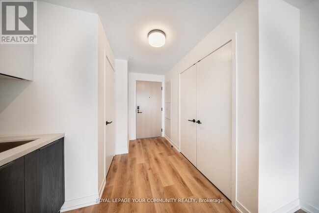 5 York Garden Wy in Toronto, ON - Building Photo - Building Photo