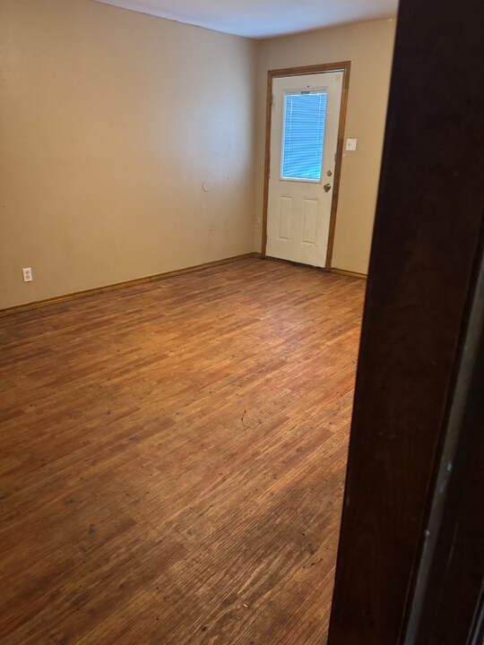 750 Bonham St in Paris, TX - Building Photo