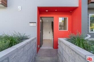 853 N Detroit St in Los Angeles, CA - Building Photo - Building Photo