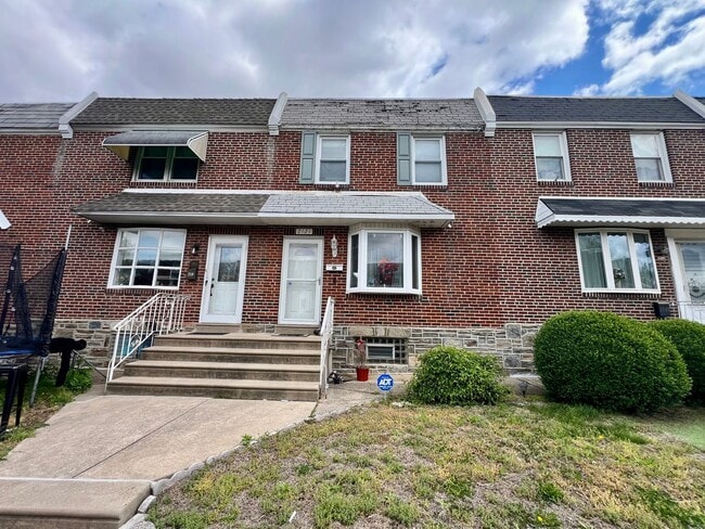 2121 Lardner St in Philadelphia, PA - Building Photo - Building Photo