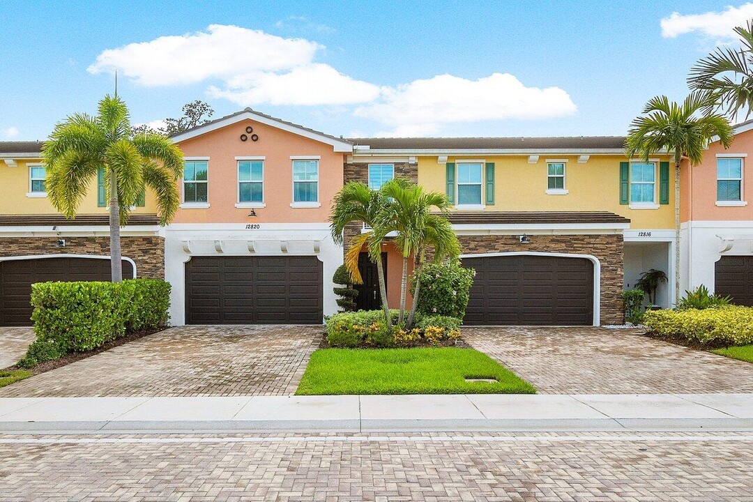 12820 Trevi Isle in Palm Beach Gardens, FL - Building Photo