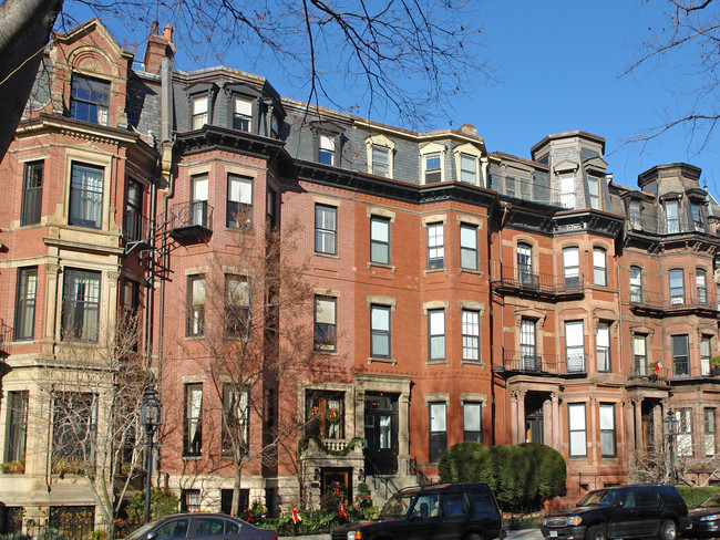 127 Commonwealth Ave in Boston, MA - Foto de edificio - Building Photo