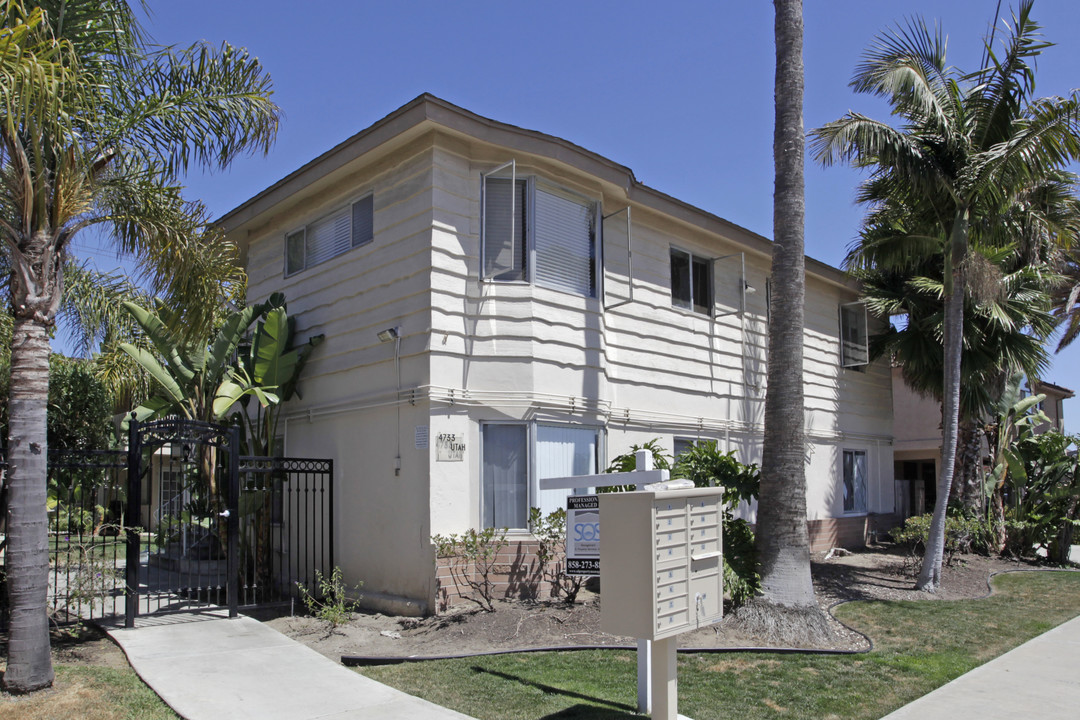 The Courtyard in San Diego, CA - Building Photo