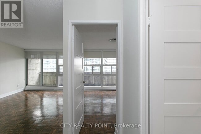 property at 33-1233 Isabella St