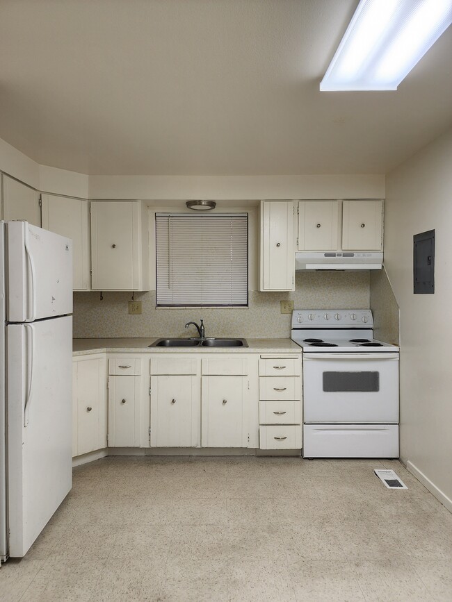 1072 S Ellen Cir in Orem, UT - Building Photo - Building Photo