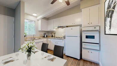 Valley Terrace Apartments in North Hollywood, CA - Building Photo - Building Photo