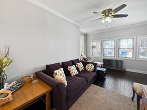 113 Van Winkle Ave, Unit 2 in Jersey City, NJ - Foto de edificio - Building Photo