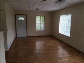 1209 Jack Pine Dr in Kalamazoo, MI - Foto de edificio - Building Photo