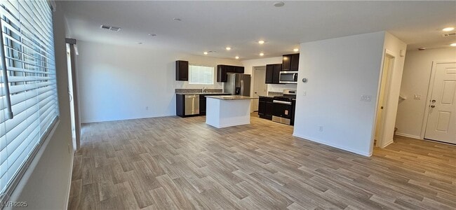 6071 Swift Lariat St in Las Vegas, NV - Building Photo - Building Photo