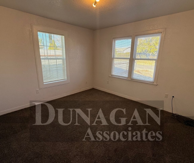 1407 W Fox St in Carlsbad, NM - Building Photo - Building Photo