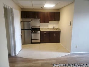 62 Boylston St, Unit 612A in Boston, MA - Building Photo - Building Photo