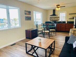 14380 Calvert St in Solomons, MD - Building Photo - Building Photo