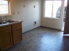 1713 S Market Blvd in Chehalis, WA - Building Photo - Building Photo