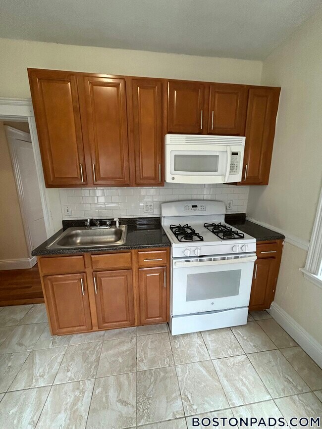 127 Washington St, Unit 47 in Boston, MA - Building Photo - Building Photo