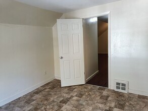 1975 W Melvina St in Milwaukee, WI - Building Photo - Building Photo