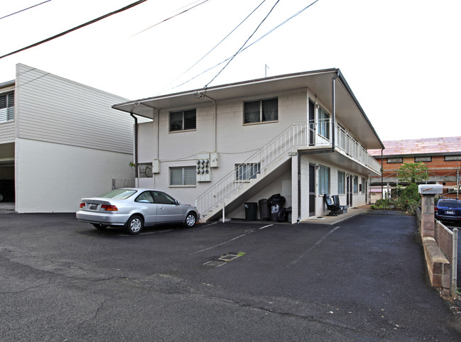 1313 Ahiahi St in Honolulu, HI - Building Photo - Building Photo