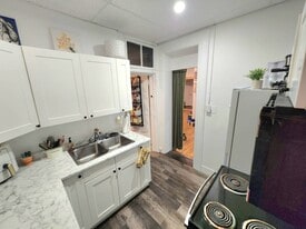 20 Queen St in Saint John, NB - Building Photo