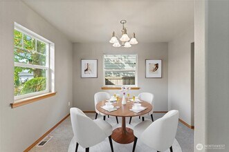 1103 134th St SW in Everett, WA - Foto de edificio - Building Photo