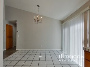 5204 Firenza Way in Salida, CA - Foto de edificio - Building Photo