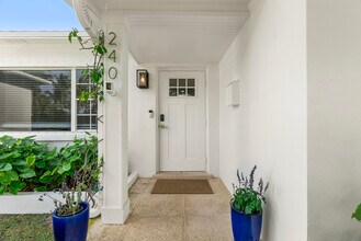 240 Santa Lucia Dr in West Palm Beach, FL - Building Photo - Building Photo