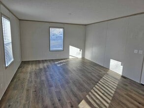 613 Polk St in De Soto, IA - Building Photo - Building Photo