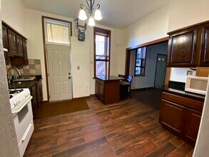 1340 W 19th St, Unit 1M in Chicago, IL - Building Photo - Building Photo